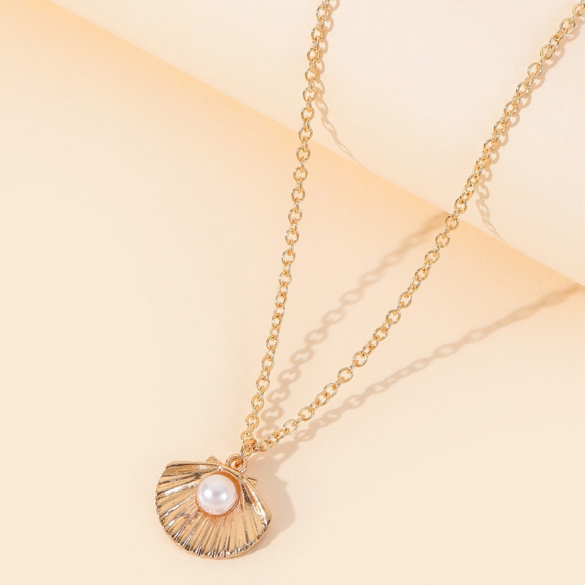 Shell Pearl Necklace
